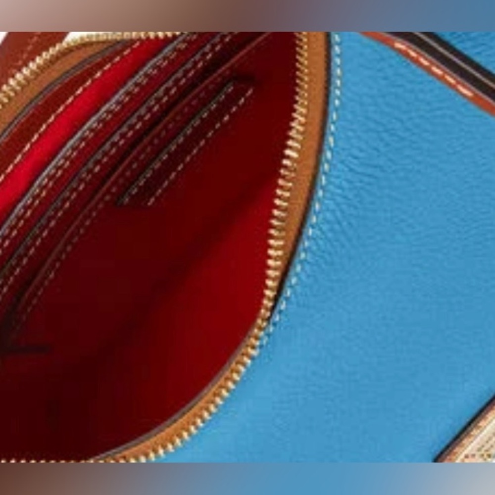 Dooney & Bourke Used! This shoulder bag, crafted,Italian pebbled leather! Used - Picture 10 of 11